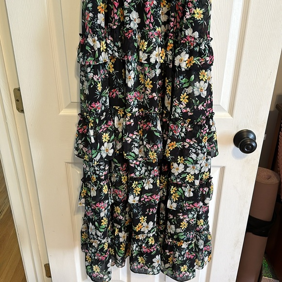 Show stopping black floral dress - Picture 3 of 5